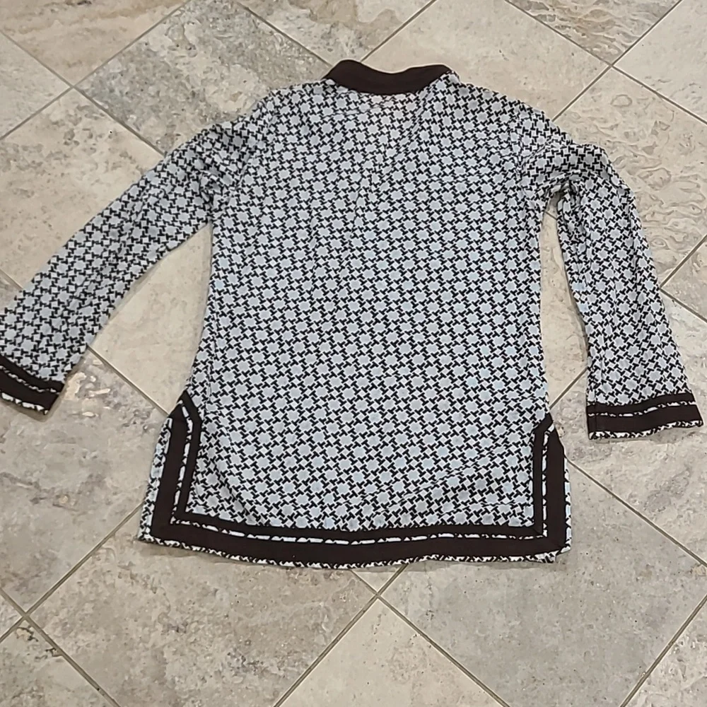 Black and White Patterned Women's Top - Picture 5 of 6